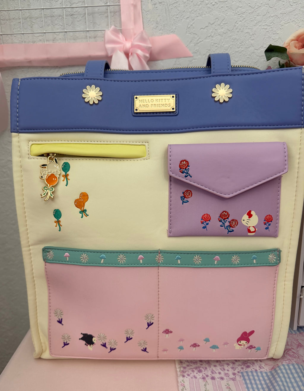 Sanrio big Tote  bag ( includes  packed video)
